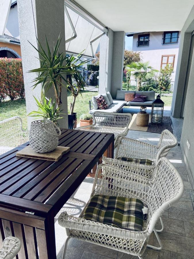 Casa Bianca Appartamento Colico Esterno foto